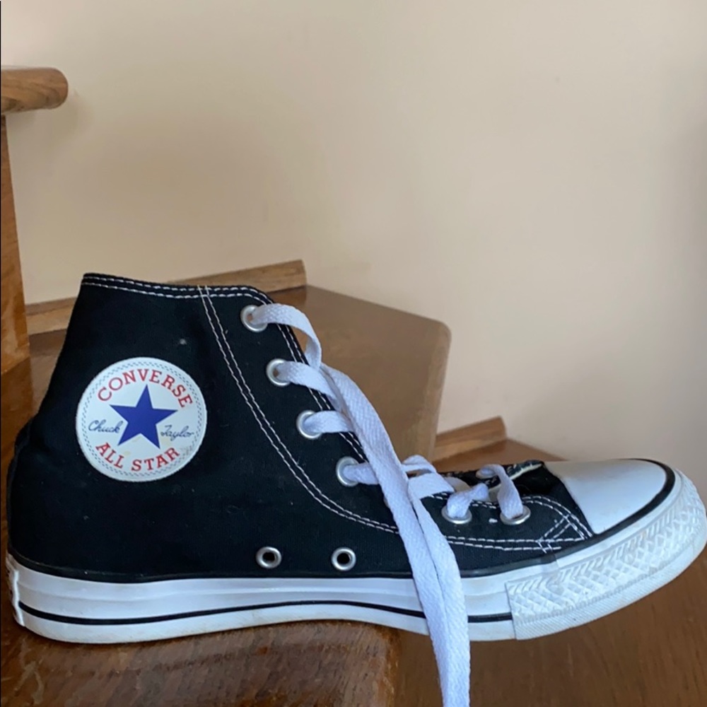 Black Converse!!! BARELY WORN